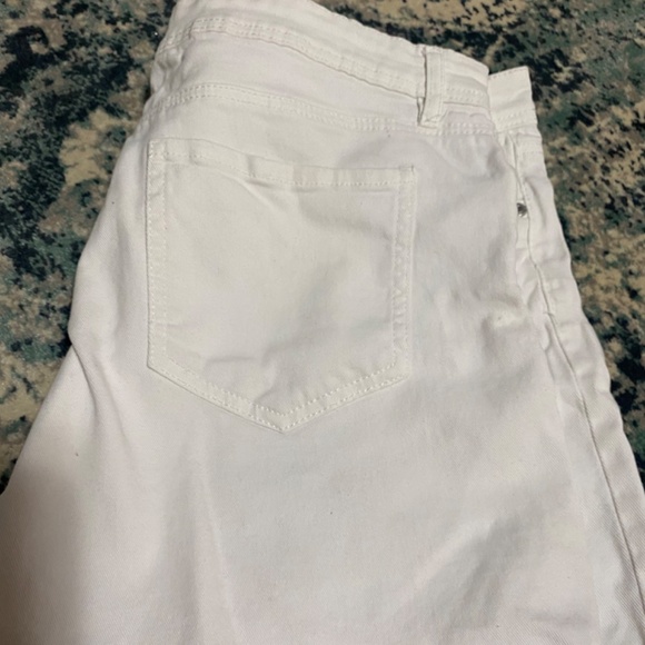 Shorts - Picture 2 of 3